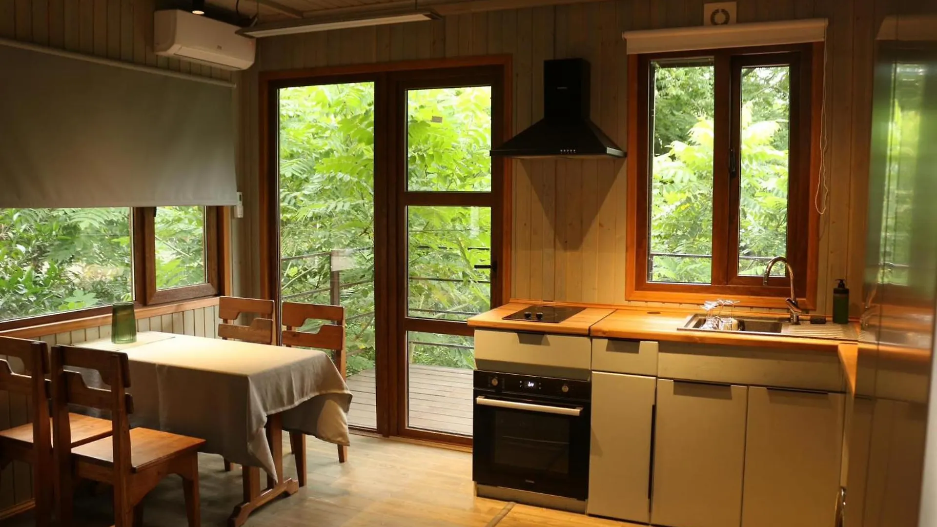 בית נופש באטומי Modular House Green Zyland Y